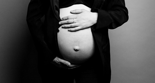 Photo enceinte par un photographe professionnel