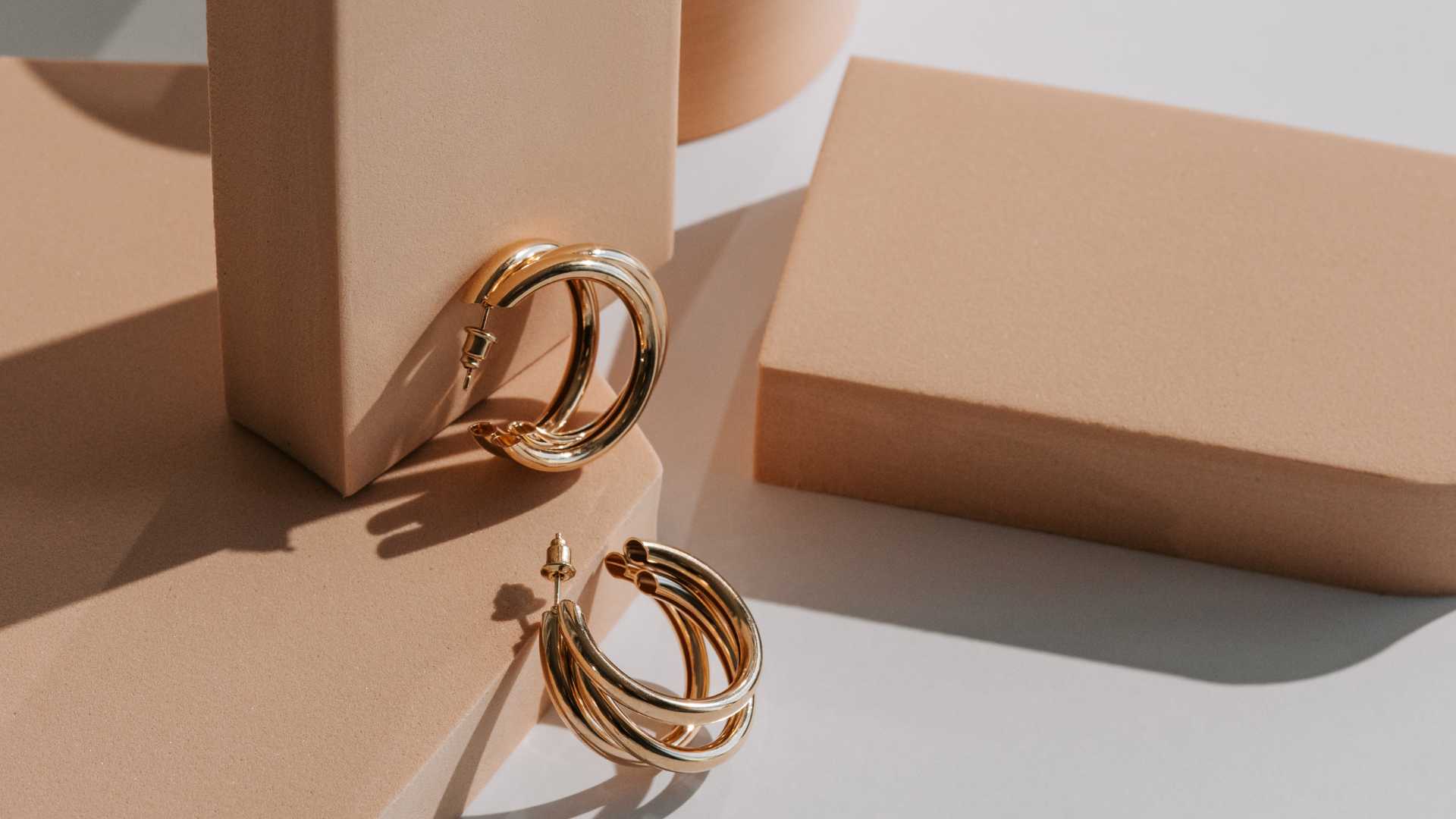 Le guide ultime pour entretenir et nettoyer vos bijoux en or